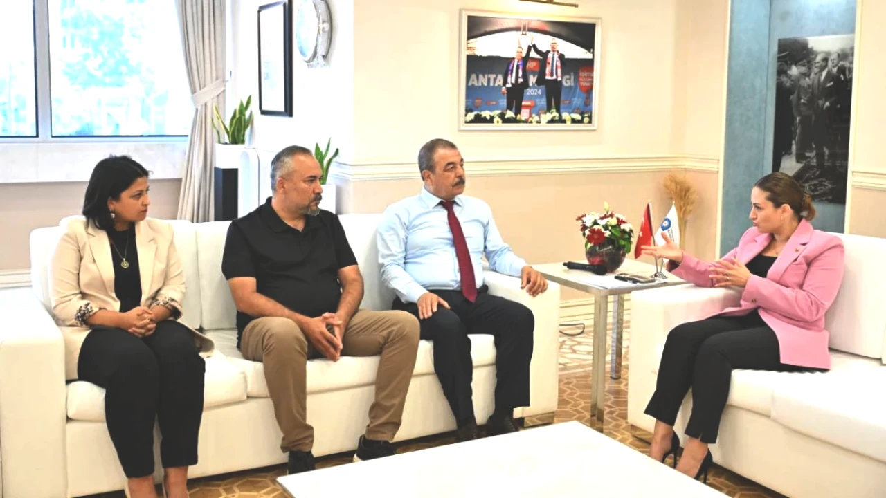 Büyükşehir Belediyesi’ne Birleşik Kamu-İş'ten Güçlü Destek Ziyareti!