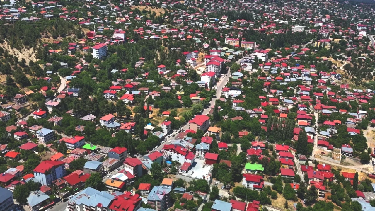 Nüfus 20 Binden 450 Bine Fırladı! Her Yaştan İnsan Buraya Akın Ediyor!