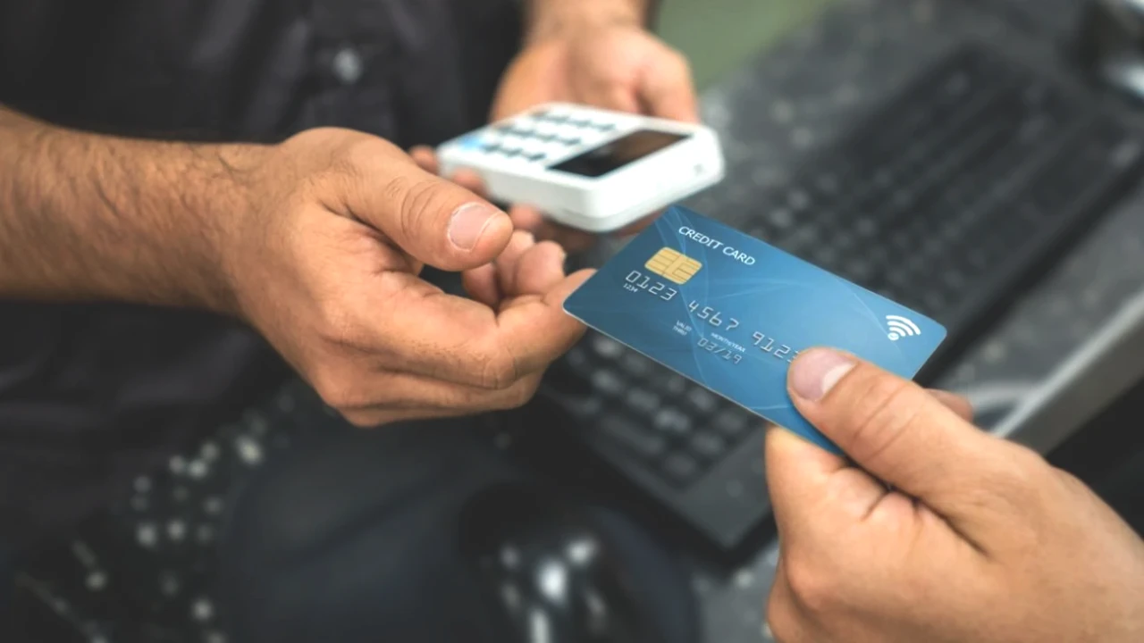 Kredi Kartı Faizlerinde Beklenen Düşüş! Resmi Gazete'de Açıklama Yapıldı