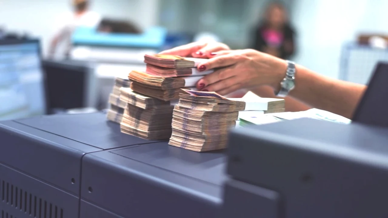600 Bin Lira Kredi Alanlar Dikkat! Aylık Taksitler 25 Bin Lirayı Geçti!