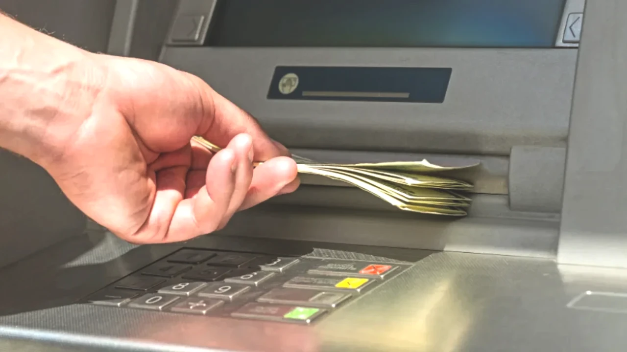 Bankalardan Önemli Uyarı! İBAN Numaraları ve Kart Limitleri Değişiyor!