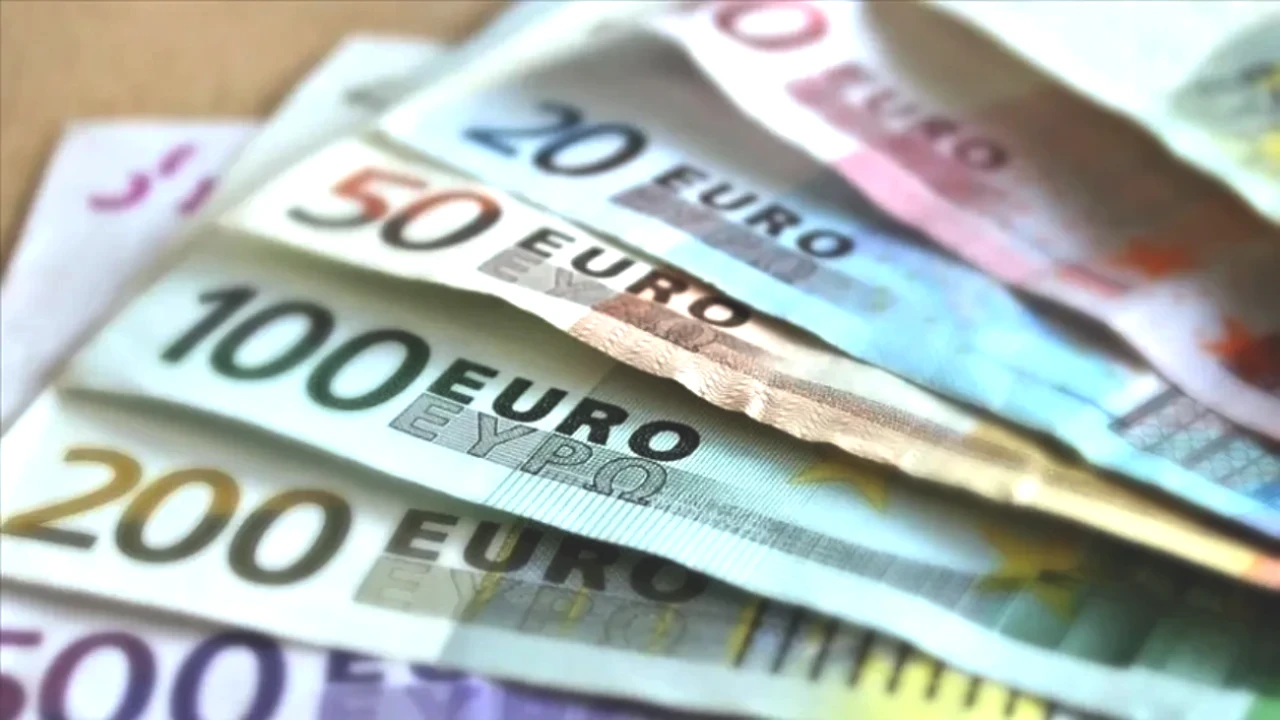 Euro Rallisi Sona mı Erdi? ABD-AB Anlaşması Yatırımcıları Şaşırttı!